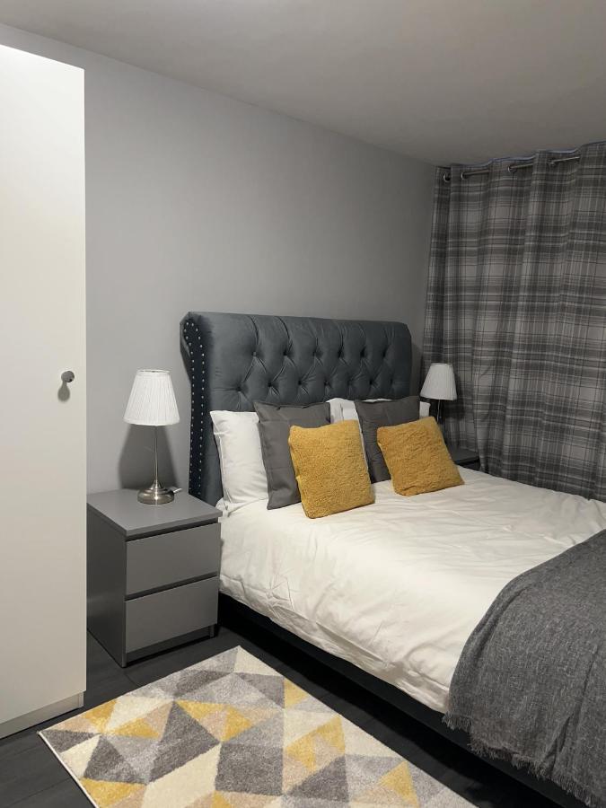 Mona'S Home Dagenham Luaran gambar
