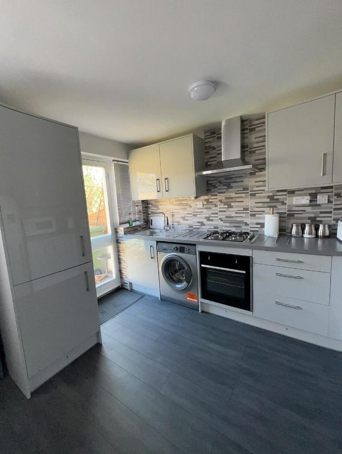 Mona'S Home Dagenham Luaran gambar